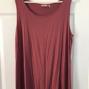 Logo Lori goldstein tank xl